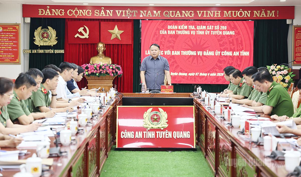 Đồng chí Phan Huy Ngọc, Phó Bí thư Tỉnh ủy, Chủ tịch UBND tỉnh phát biểu kết luận tại buổi làm việc.