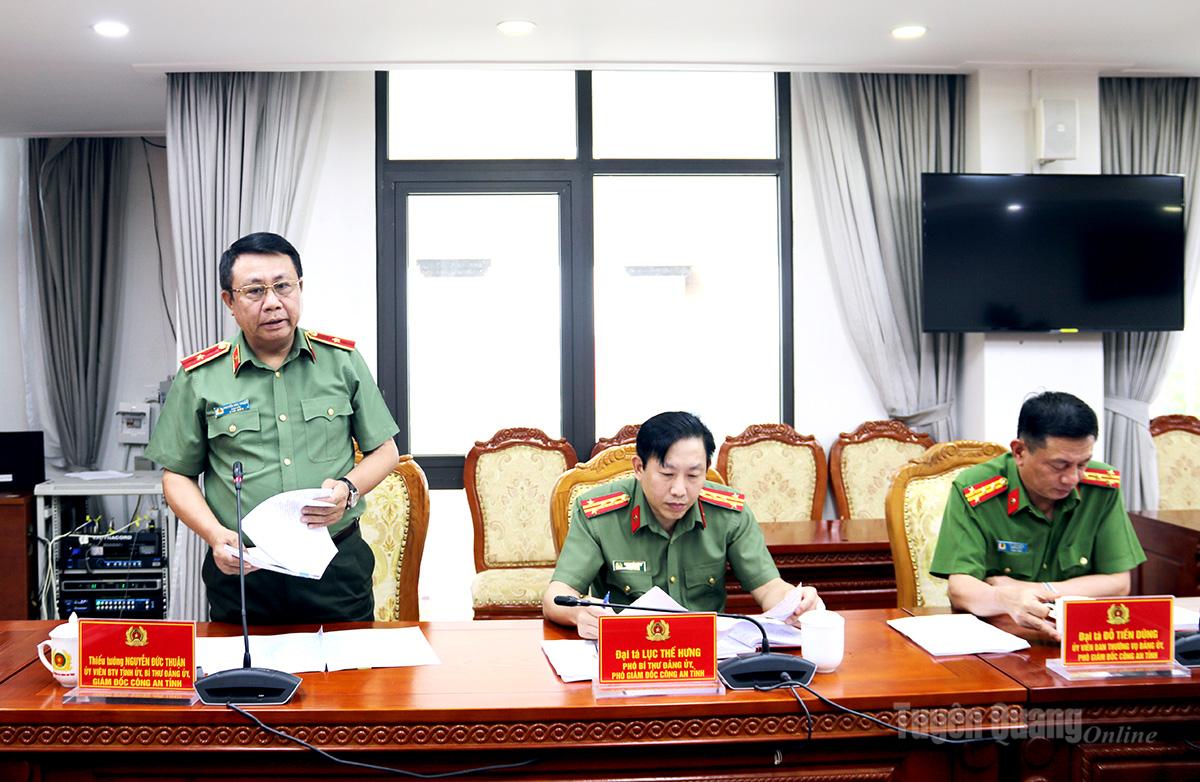Thiếu tướng Nguyễn Đức Thuận, Ủy viên Ban Thường vụ Tỉnh ủy, Giám đốc Công an tỉnh phát biểu tại buổi làm việc.