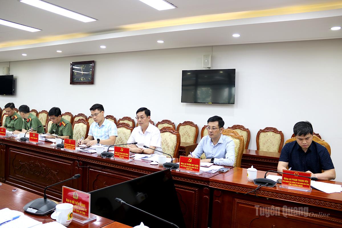 Lãnh đạo các sở, ngành thành viên Đoàn kiểm tra, giám sát tại buổi làm việc.