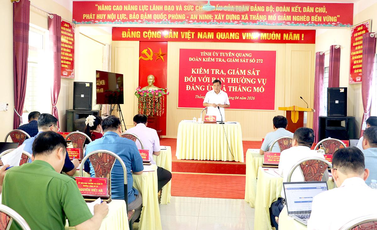 Đồng chí Hầu Minh Lợi, Uỷ viên Ban Thường vụ Tỉnh uỷ, Phó Chủ tịch HĐND tỉnh phát biểu kết luận tại buổi làm việc.