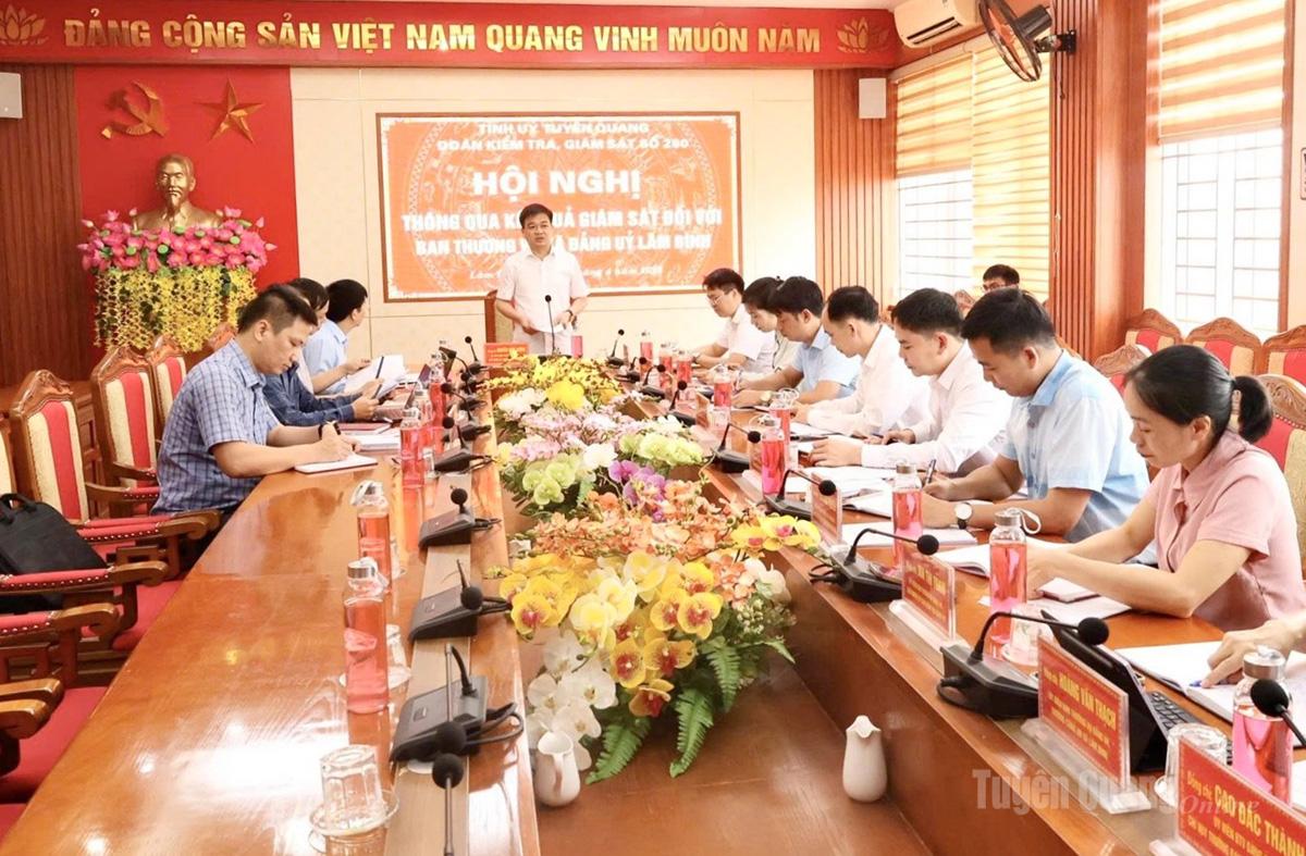 Toàn cảnh buổi làm việc.