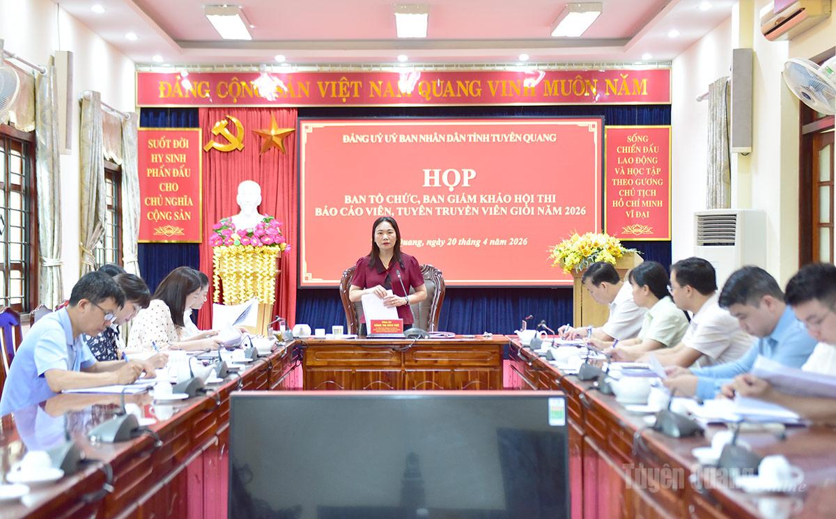 Toàn cảnh cuộc họp.