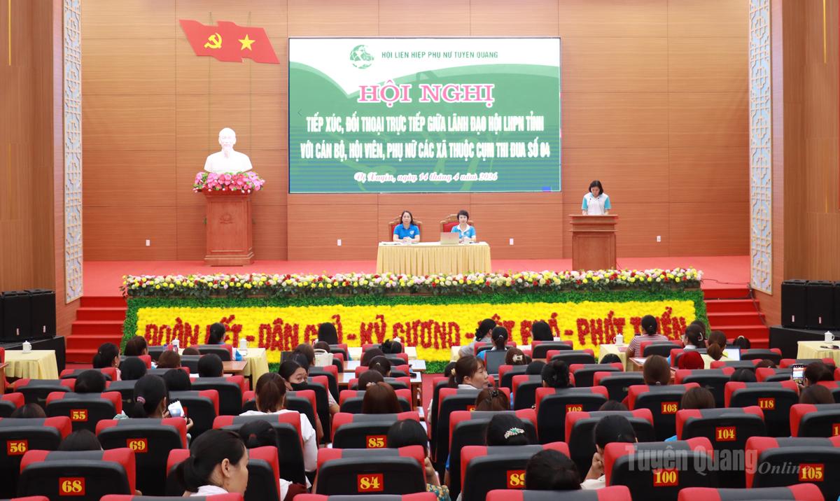 Quang cảnh buổi tiếp xúc.