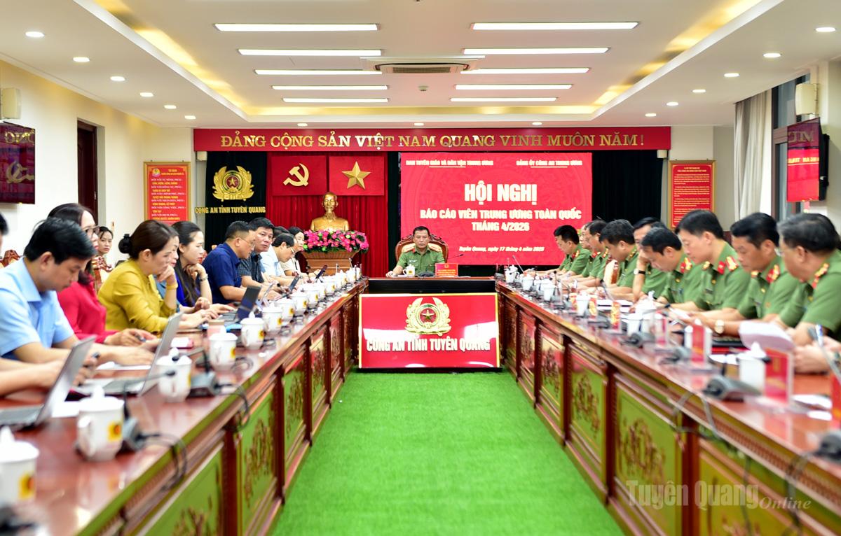 Toàn cảnh hội nghị tại điểm cầu Công an tỉnh.