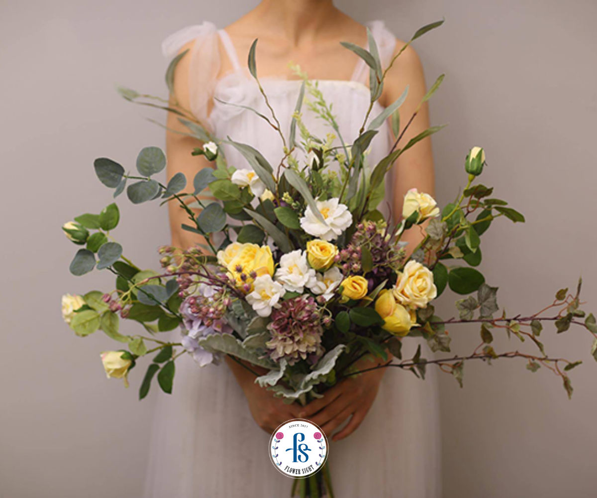 Bó hoa cưới dáng hoa cầm tay tự nhiên