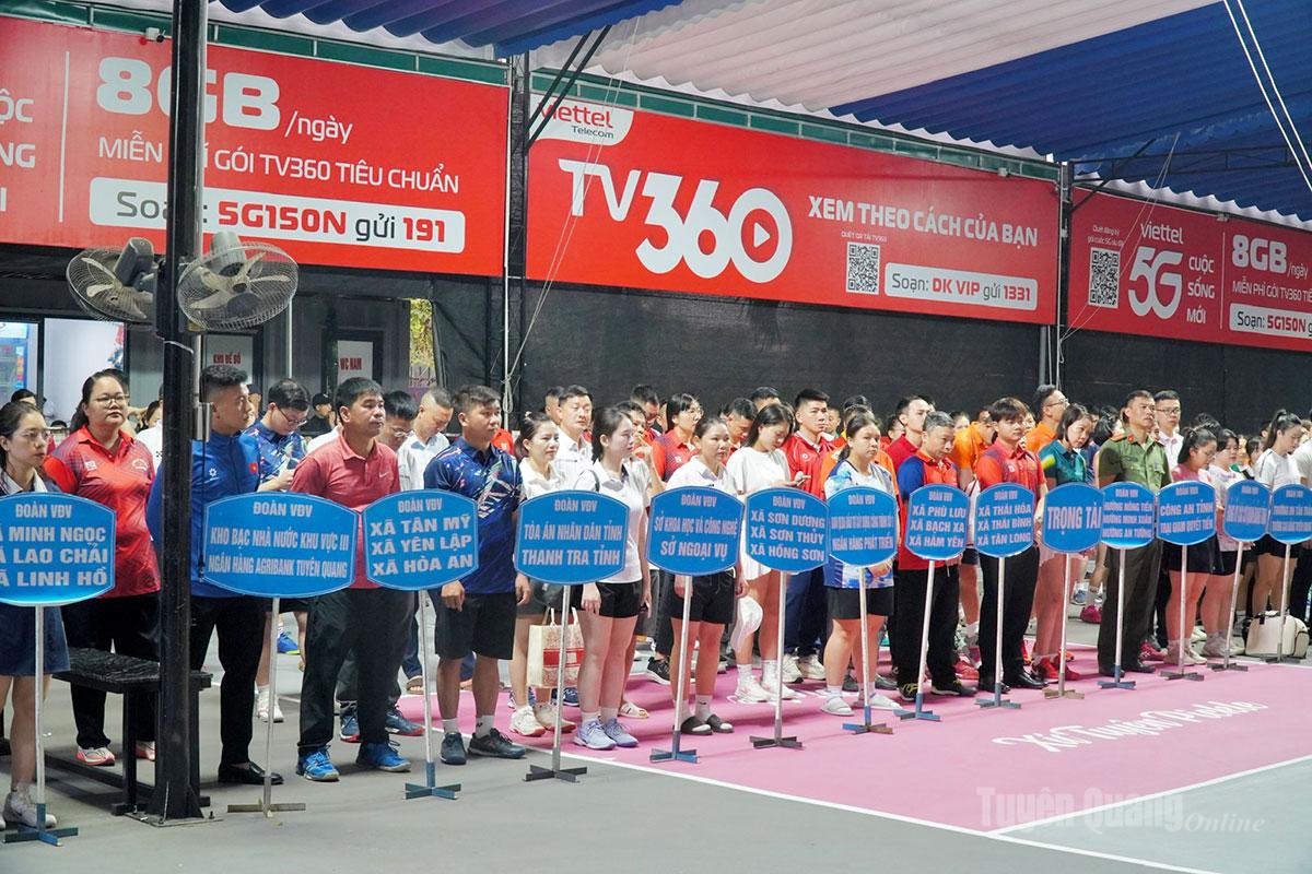 Các đội thi tham gia giải đấu.