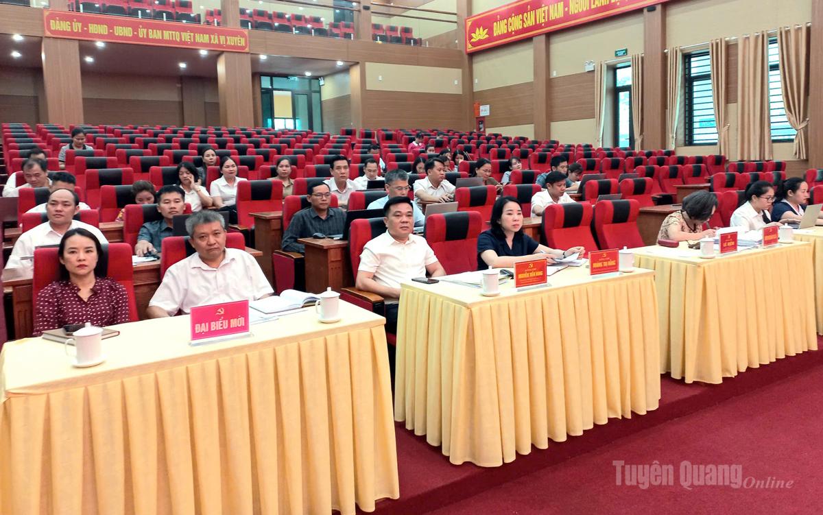 Các đại biểu dự tại hội nghị.