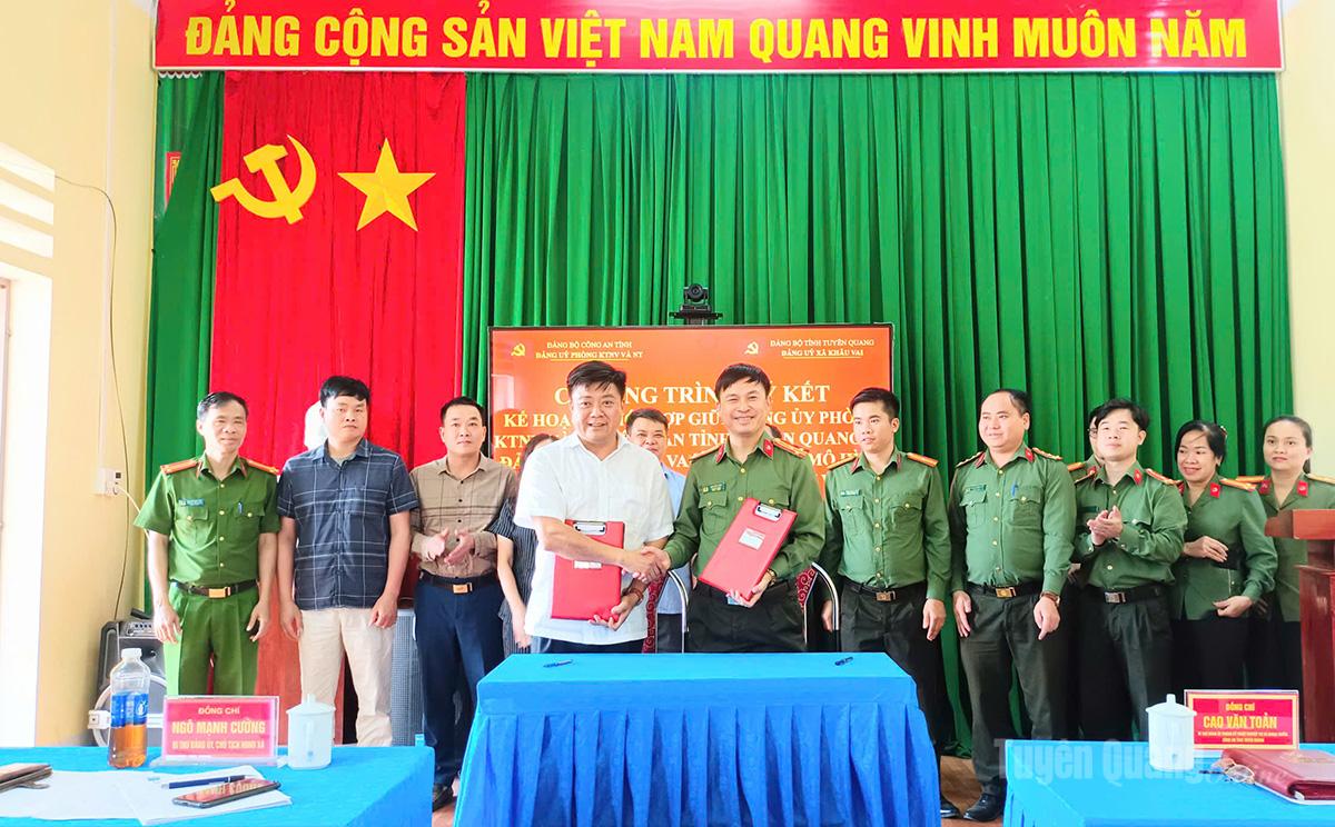 Hai đơn vị ký kết kế hoạch phối hợp.