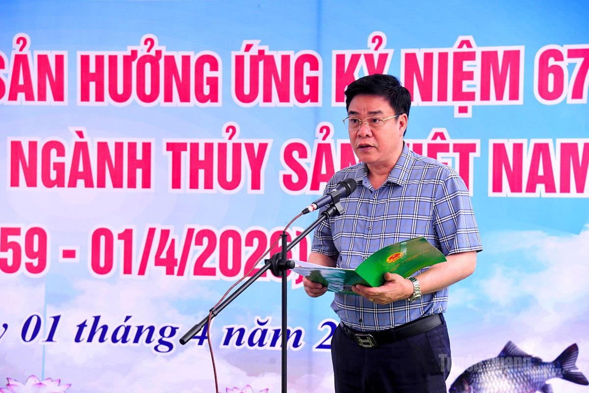 Đồng chí Hoàng Gia Long, Phó Chủ tịch UBND tỉnh phát biểu tại Lễ phát động thả cá giống tái tạo nguồn lợi thủy sản.