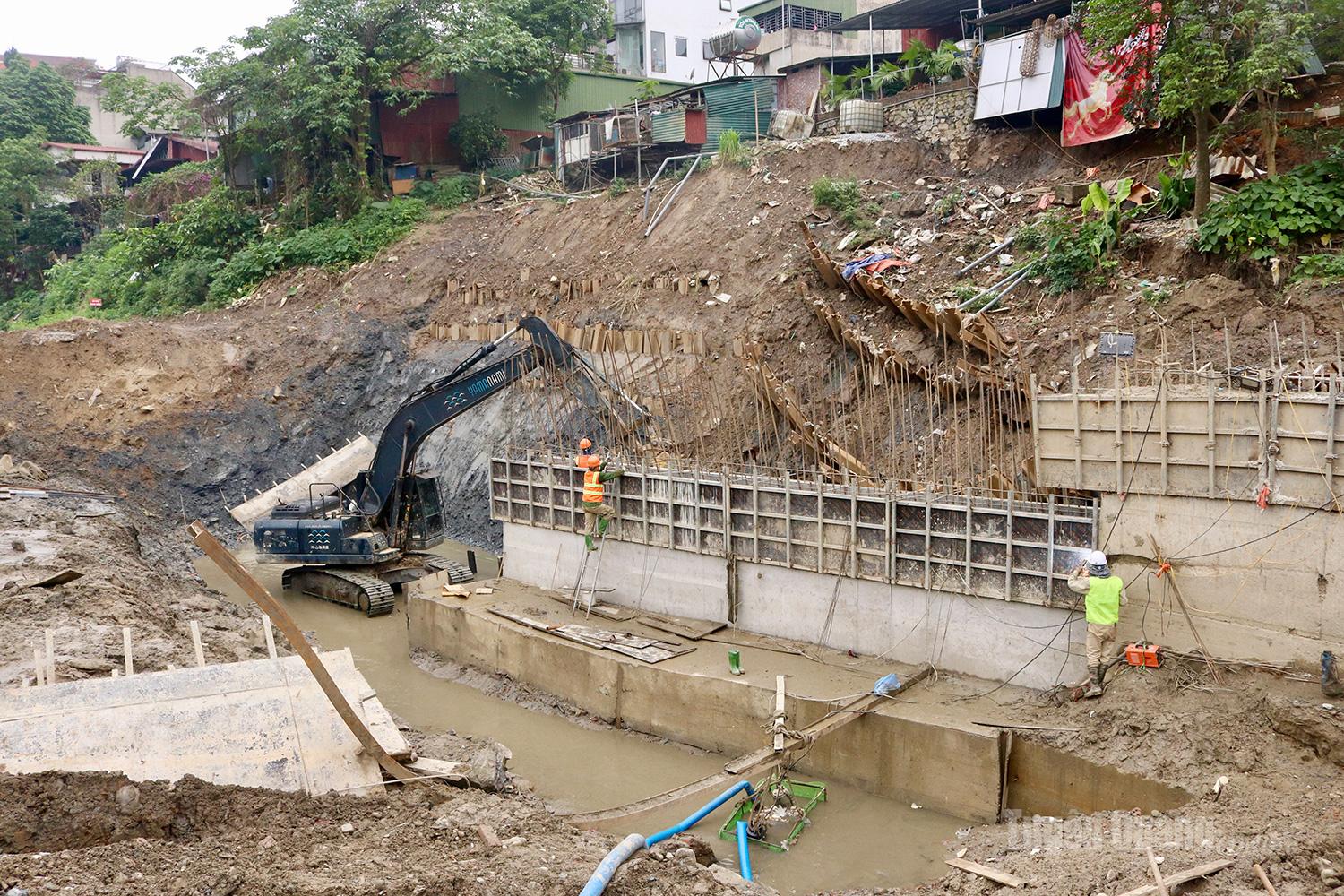 This is an urgent project with a total investment of nearly VND 20 billion, aimed at ensuring the safety of local people and essential infrastructure before the rainy season.