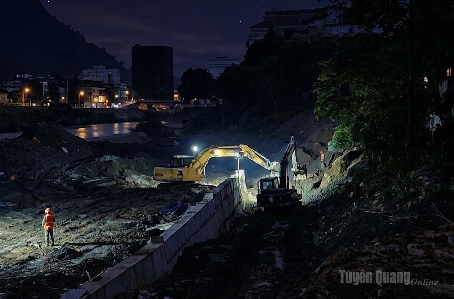 The contractor is working overnight to accelerate progress and ensure the project is completed soon, safeguarding residents affected by erosion risks.