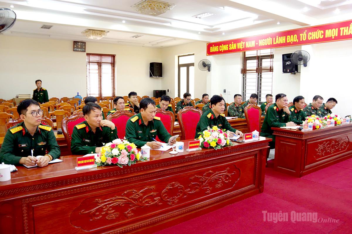 Các đại biểu tham dự hội nghị.