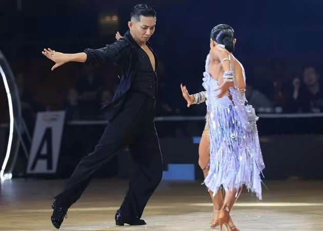 Phan Hien and Thu Huongs solo Samba performance at the Philippine Superstars Open Dance Festival 2026 in Manila. (Photo: nhandan.vn)