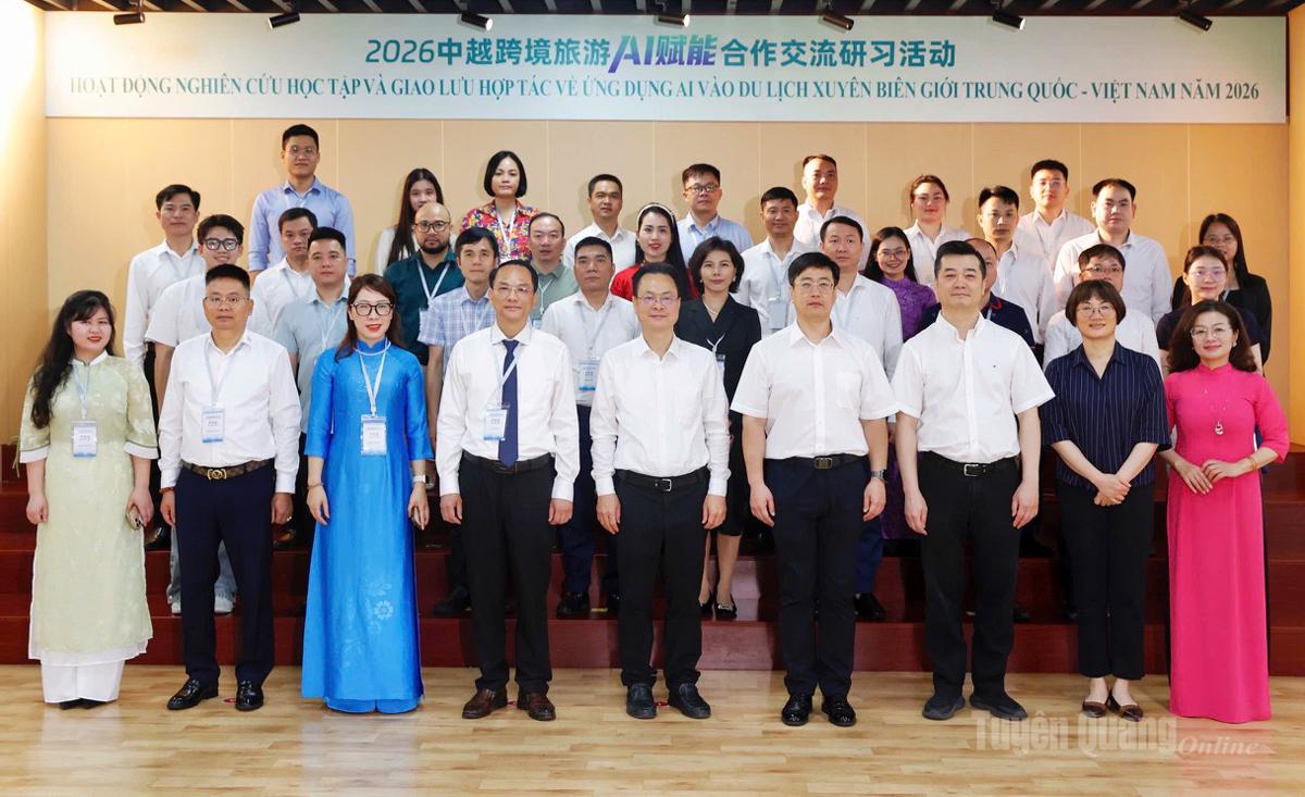 Đoàn đại biểu Sở Văn hóa, Thể thao và Du lịch tỉnh Tuyên Quang tham gia hoạt động nghiên cứu, trao đổi.