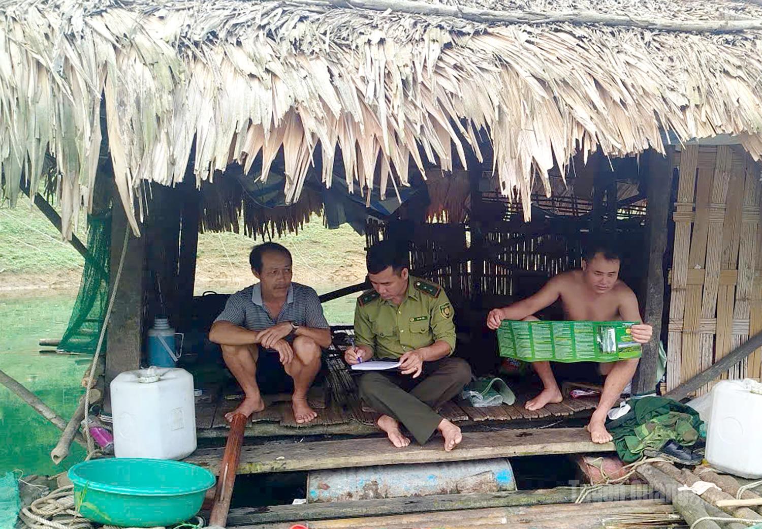 Forest fire prevention awareness is promoted among residents in Lam Binh Commune.
