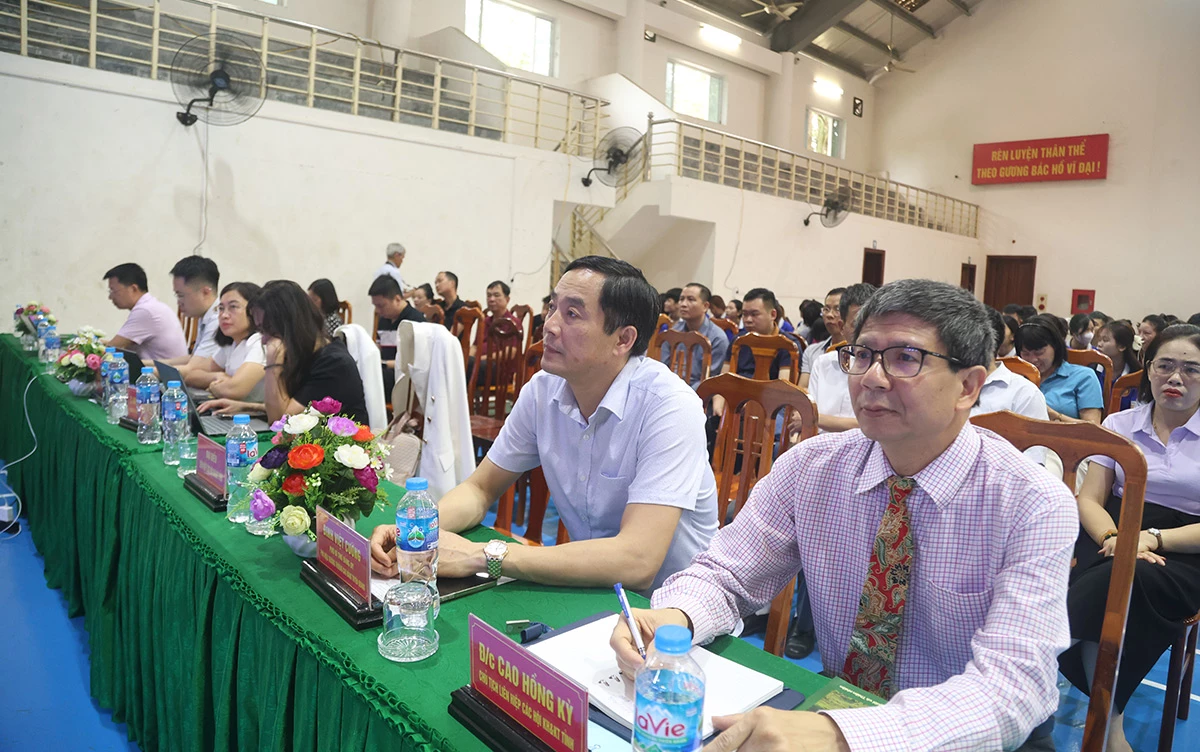 Các đại biểu dự Hội thảo.