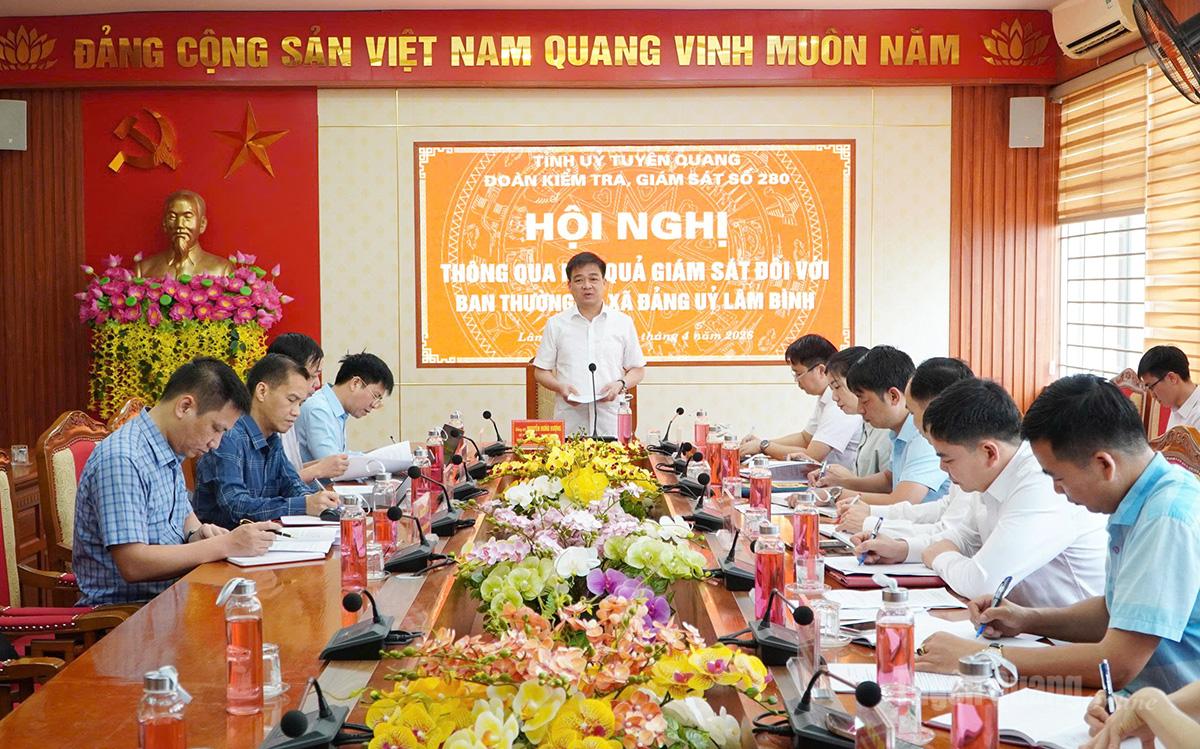 Đồng chí Chủ nhiệm UBKT Tỉnh ủy Nguyễn Hưng Vượng chủ trì buổi làm việc.