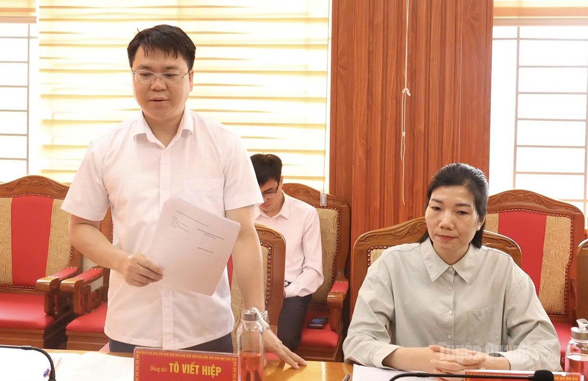 Lãnh đạo Đảng ủy xã Lâm Bình báo cáo các nội dung làm việc với Đoàn kiểm tra, giám sát.