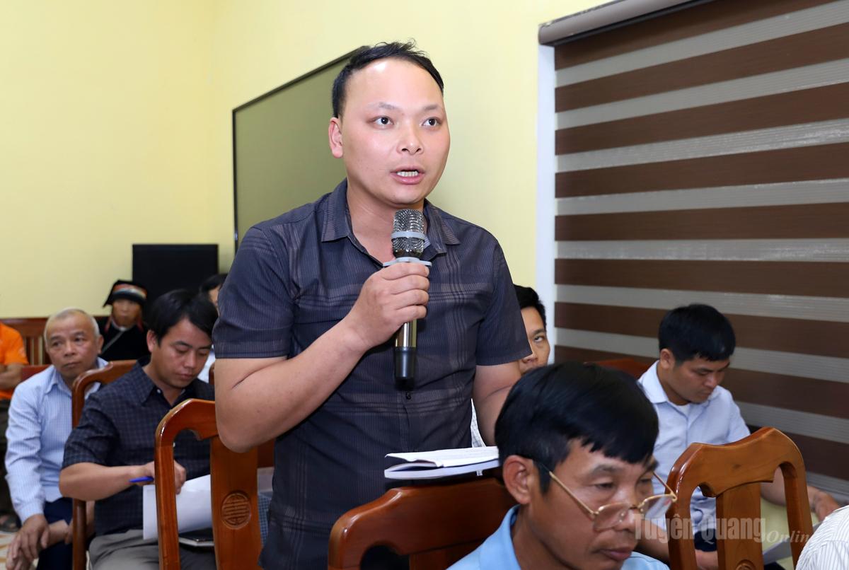 Cử tri Bồng Thăng Long, thôn Tả Ván kiến nghị tỉnh quan tâm hỗ trợ xã đầu tư sân vận động và các thiết chế văn hoá trung tâm xã.