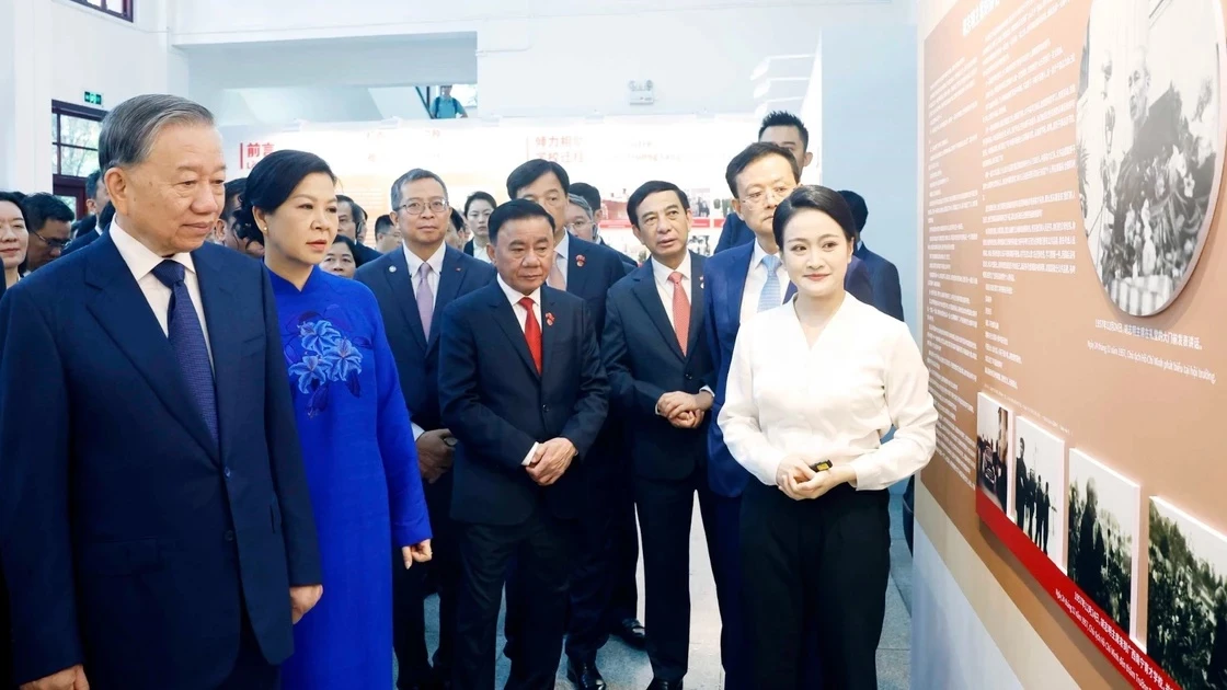 Tổng Bí thư, Chủ tịch nước Tô Lâm thăm di tích Khu học xá Trung ương (Trung Quốc)