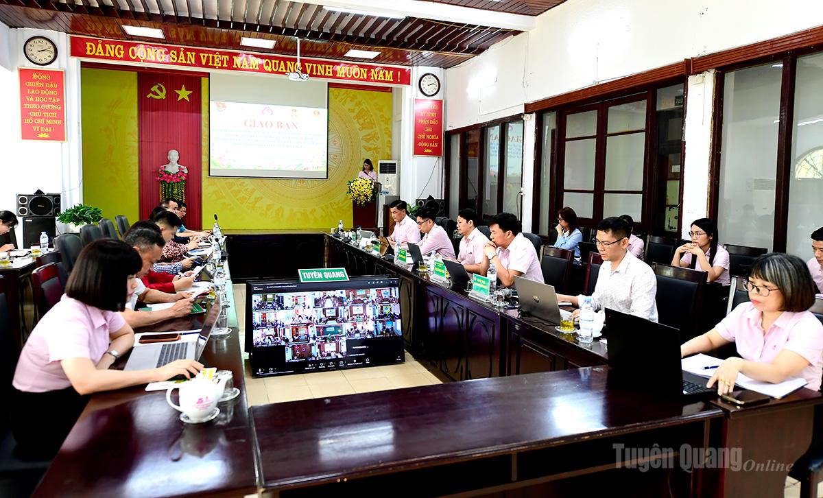 Quang cảnh buổi làm việc.