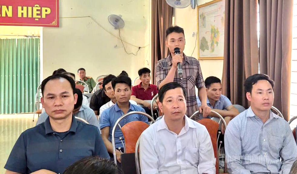 Cử tri xã Liên Hiệp nêu ý kiến tại hội nghị.