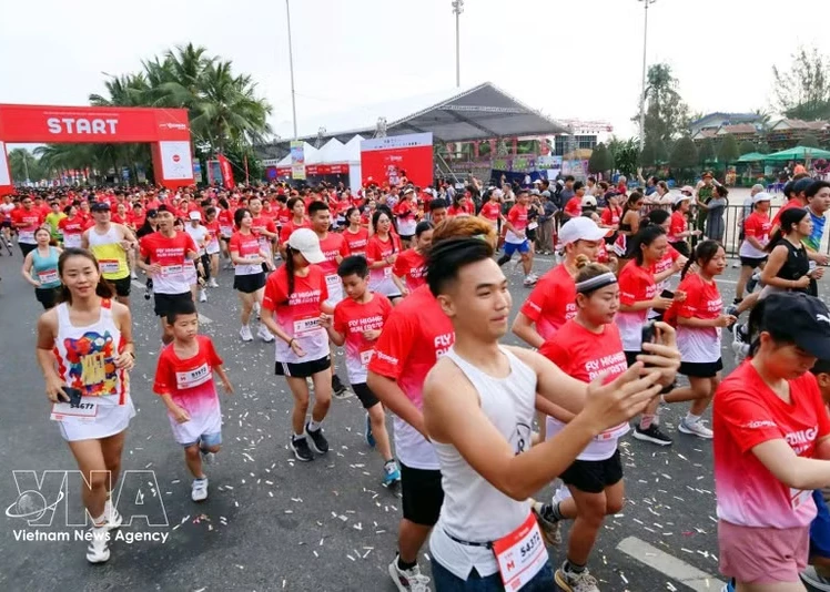 Nearly 8,000 runners join AirAsia RedRun Da Nang 2026 (Photo: VNA)