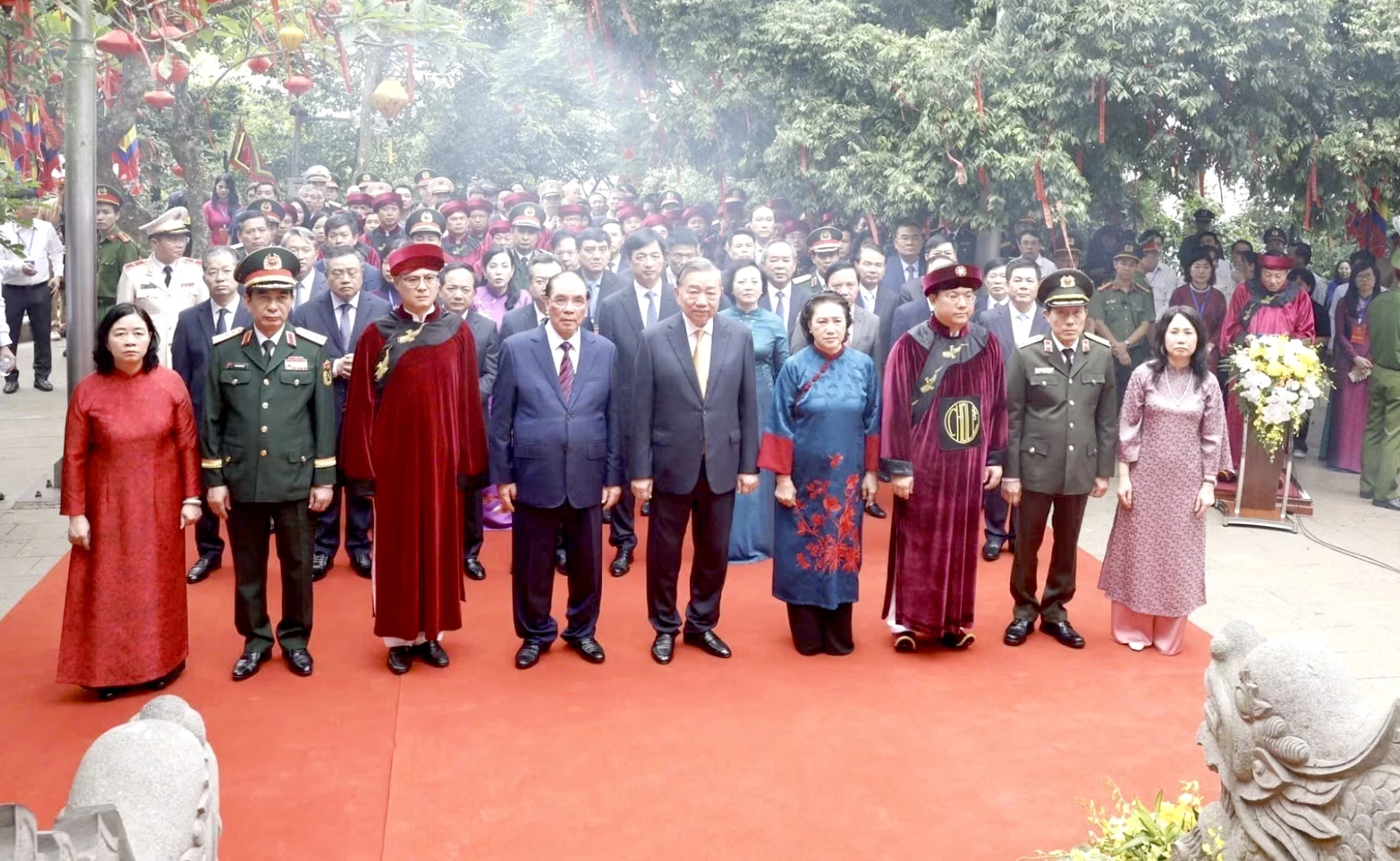 [Ảnh] Tổng Bí thư, Chủ tịch nước Tô Lâm dâng hương tưởng niệm các vua Hùng