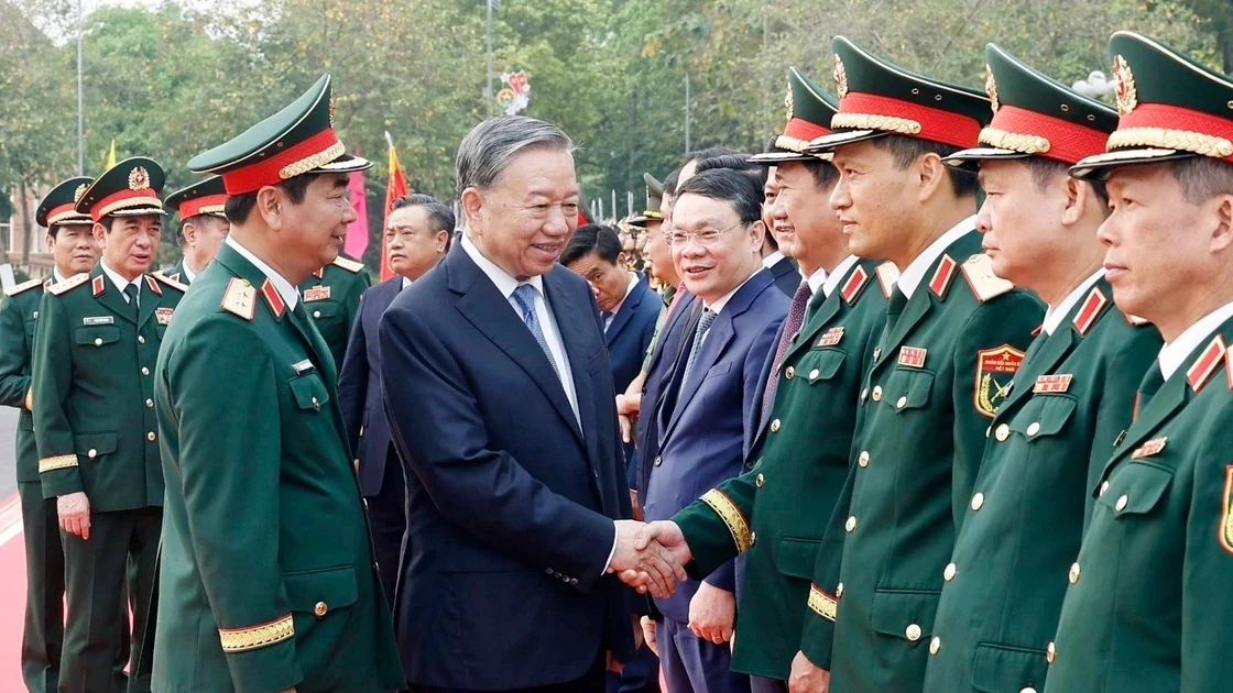 Xây dựng lực lượng vũ trang Quân khu 1 vững mạnh toàn diện, đáp ứng yêu cầu mới