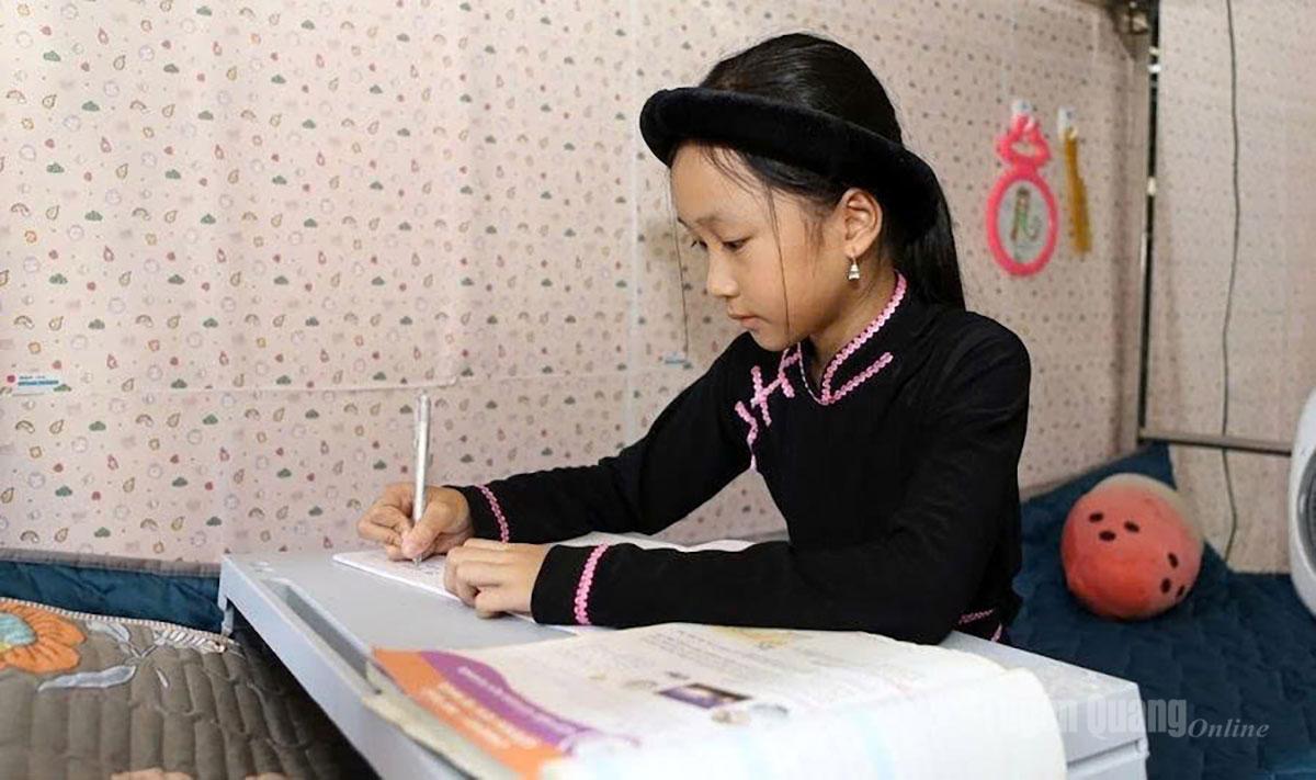 Self-study hours at Na Hang Ethnic Minority Boarding Secondary and High School.