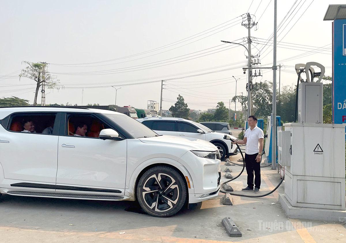 Các điểm trạm sạc xe điện được bố trí hợp lý trên địa bàn phường Minh Xuân, tạo thuận tiện cho người sử dụng.