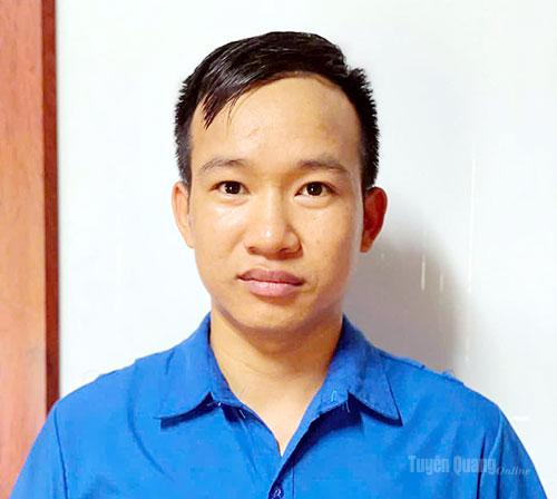 Đồng chí Sằm Văn Dũng, Bí thư Chi đoàn thôn Bản Cưởm 1, xã Ngọc Đường.