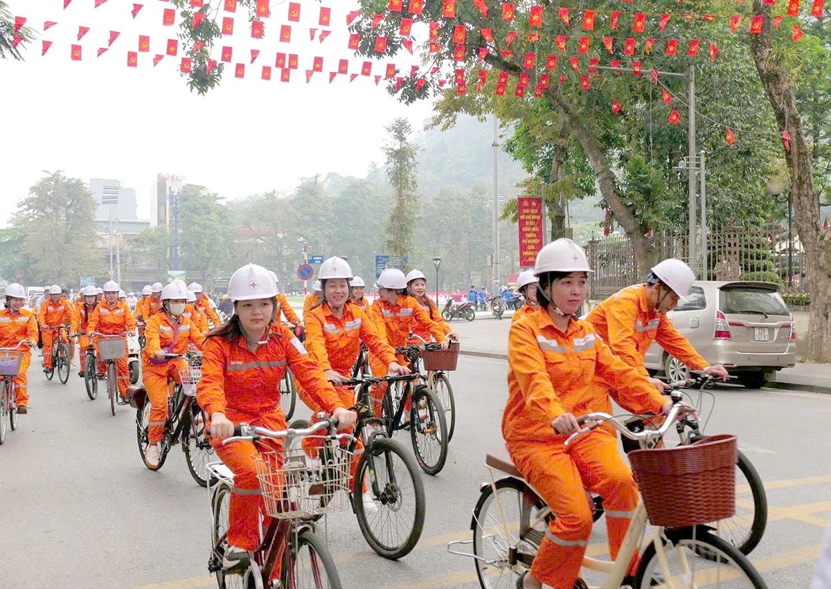 Ra quân hưởng ứng Giờ Trái đất 2026 lan tỏa thông điệp tiết kiệm năng lượng và bảo vệ môi trường.