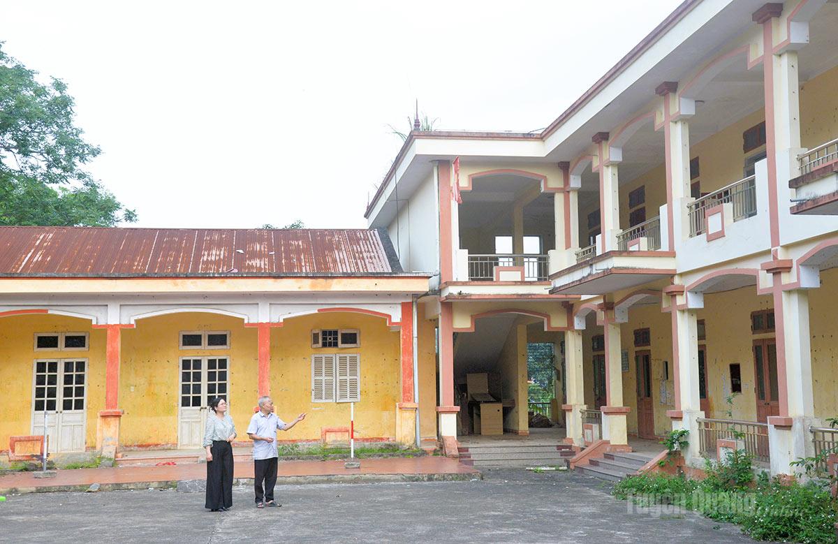 Công trình nhà lớp học Trường Mầm non Hoa Phượng do UBND thành phố Tuyên Quang (cũ) là chủ đầu tư xây dựng từ năm 2013, nay do Ban Quản lý Dự án đầu tư xây dựng công trình số 1 tỉnh tiếp nhận chưa được quyết toán.