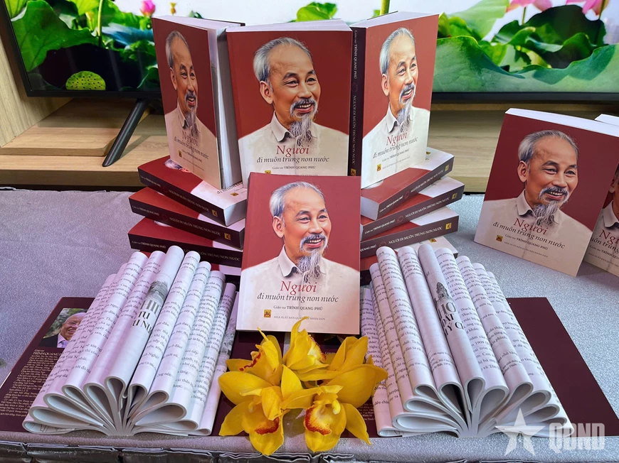 Cuốn sách không chỉ viết về hành trình của Chủ tịch Hồ Chí Minh, mà còn là lời nhắc nhở về lý tưởng sống đẹp, về lòng yêu nước và khát vọng cống hiến.