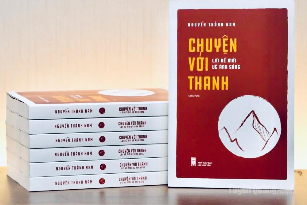 Cuốn sách Chuyện với Thanh của tác giả Nguyễn Thành Nam.