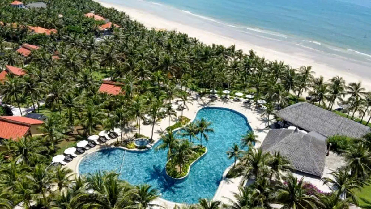 Một góc khu nghỉ dưỡng của Mũi Né thu hút đông khách du lịch mỗi năm.