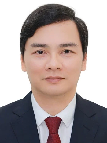 Đồng chí Vũ Đình Hưng, Ủy viên Ban Chấp hành Đảng bộ tỉnh,
Giám đốc Sở Giáo dục và Đào tạo