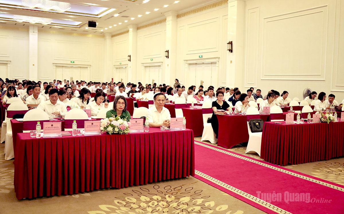Các đại biểu tham dự hội nghị tập huấn.