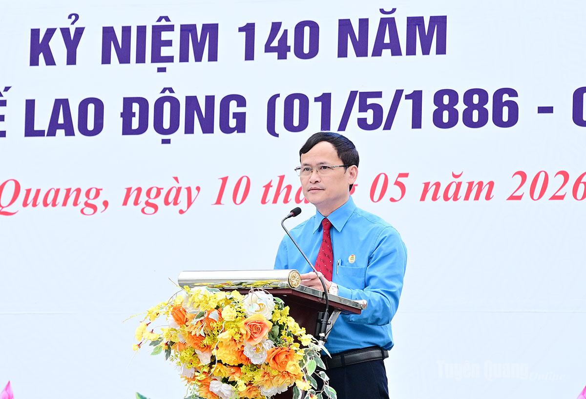 Lãnh đạo Liên đoàn Lao động tỉnh phát biểu tại Lễ phát động.
