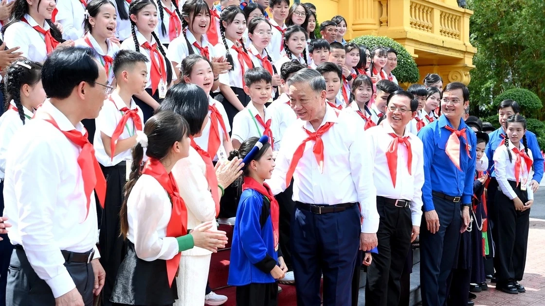[Ảnh] Tổng Bí thư, Chủ tịch nước Tô Lâm gặp mặt 85 đội viên Đội Thiếu niên Tiền phong Hồ Chí Minh tiêu biểu toàn quốc