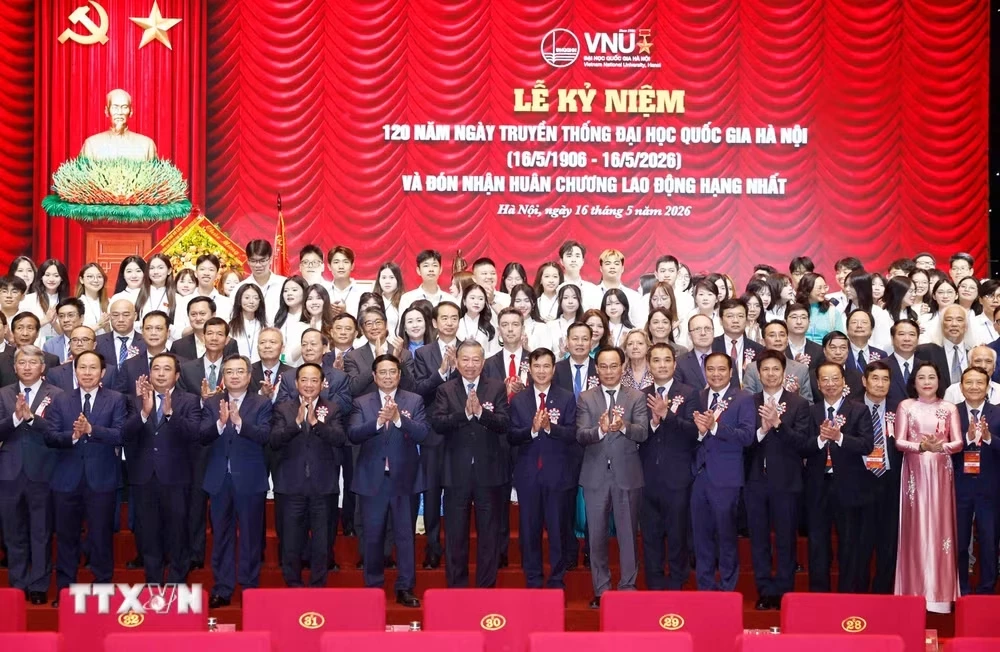 Tổng Bí thư, Chủ tịch nước Tô Lâm và các đại biểu. (Ảnh: Thống Nhất/TTXVN)