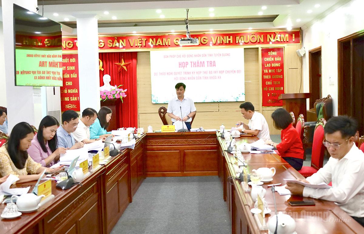 Toàn cảnh buổi họp.