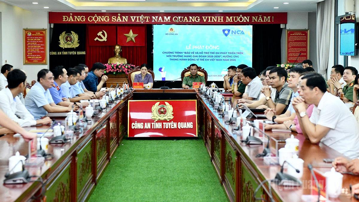 Các đại biểu dự tại điểm cầu Công an tỉnh Tuyên Quang.