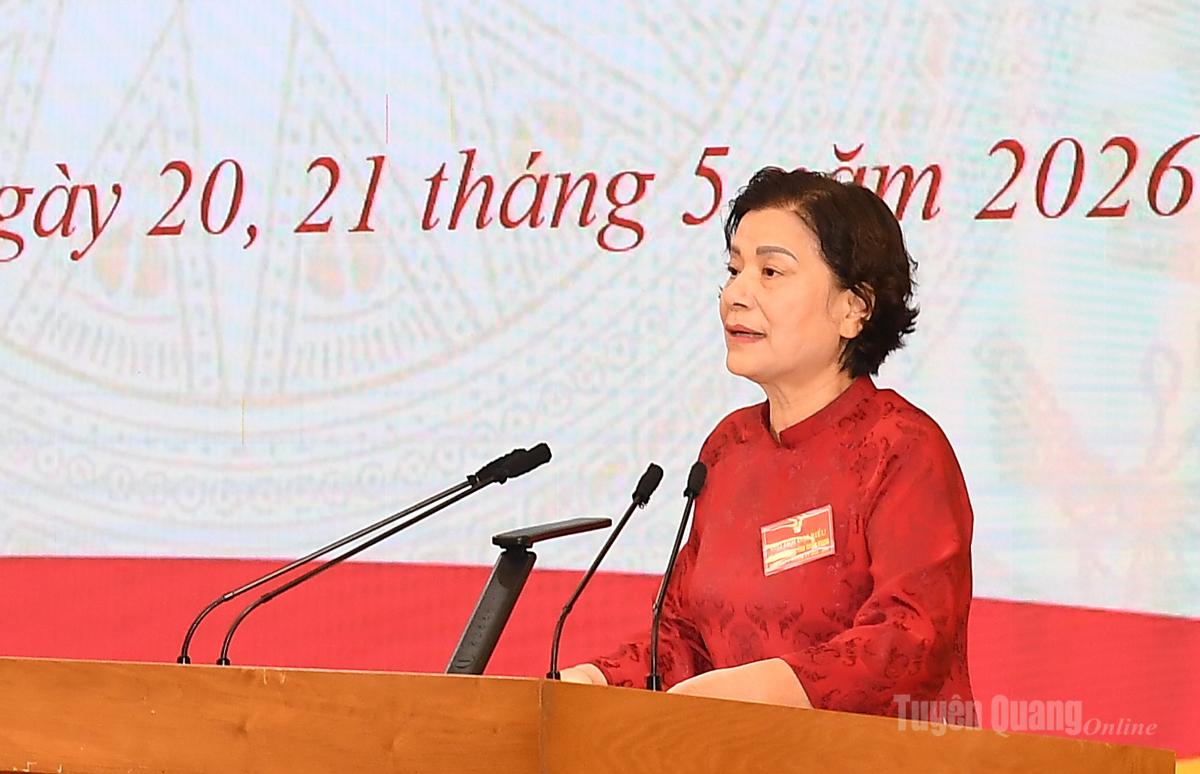 Đồng chí Chủ tịch Hội Khuyến học tỉnh Vũ Thị Bích Việt phát biểu tại Đại hội.