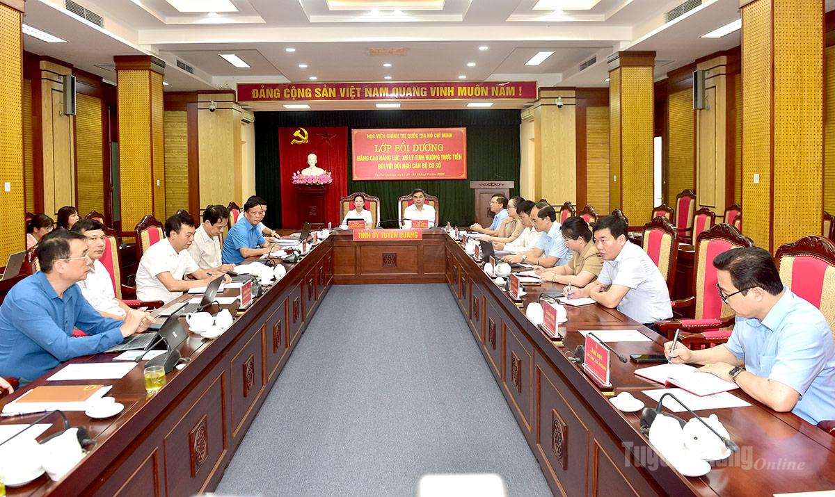 Các đại biểu tham dự lớp bồi dưỡng tại điểm cầu Tuyên Quang.
