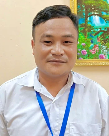 Anh Nguyễn Văn Nghĩa, chuyên viên Trung tâm Phục vụ hành chính công xã Tân Quang