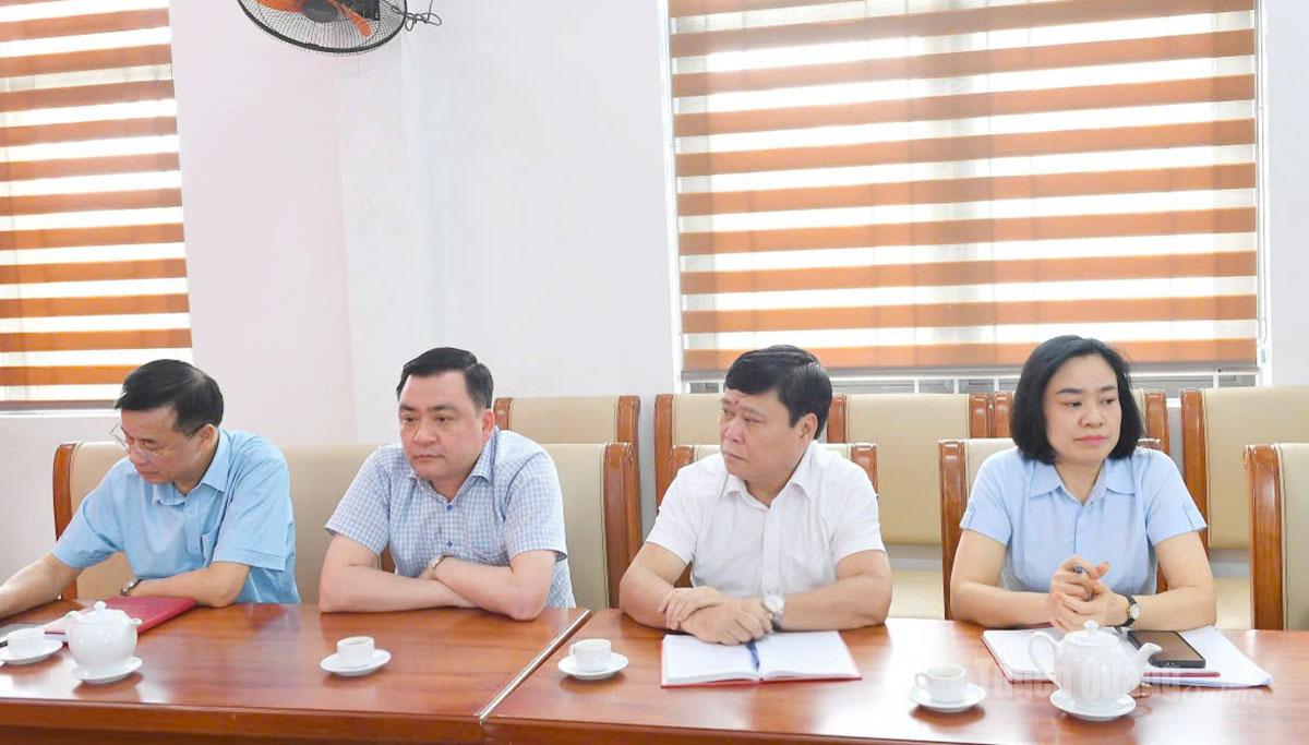 Các đại biểu dự hội nghị.