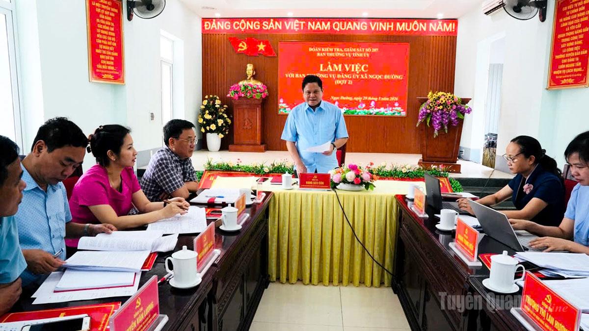 Toàn cảnh buổi làm việc.
