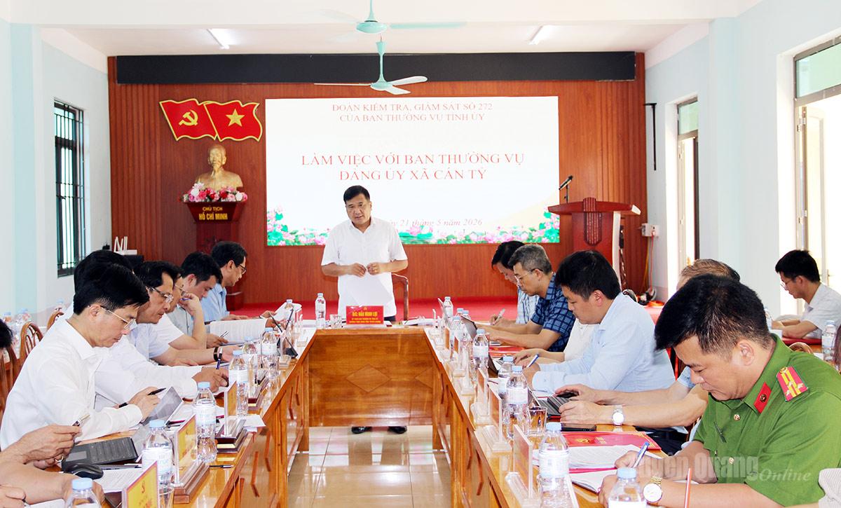 Đồng chí Hầu Minh Lợi, Ủy viên Ban Thường vụ Tỉnh ủy, Phó Chủ tịch Thường trực HĐND phát biểu chỉ đạo tại buổi làm việc.